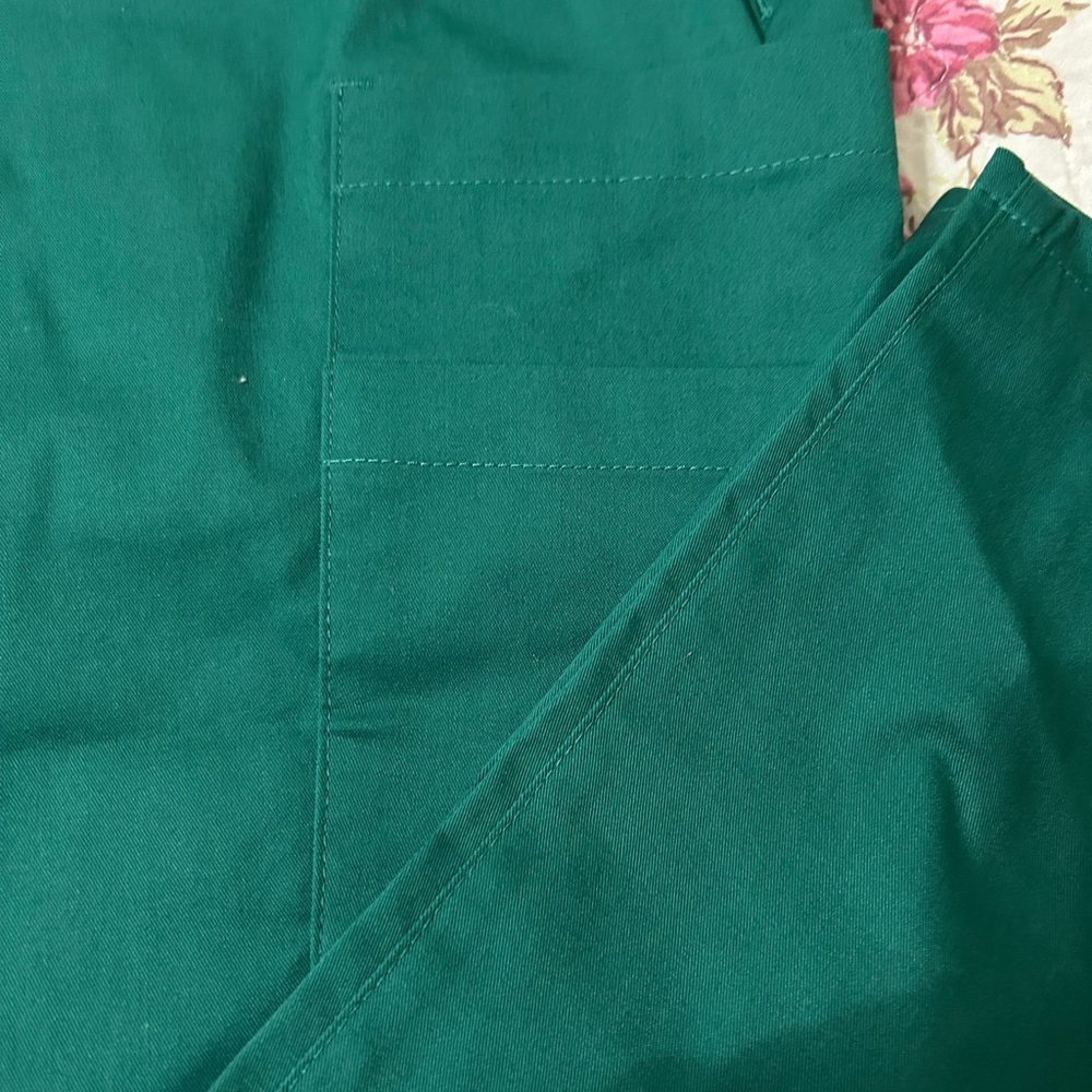 Amazon Essentials Scrub Pants - Picture 2 of 5